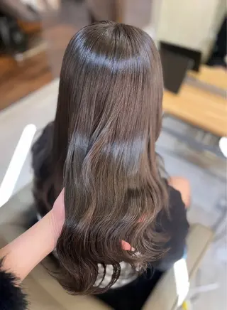 ロング AKANE 【zina新宿】のヘアスタイル