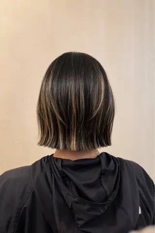 ショート opsia所属・艶カラー×レイヤー Natsumiのヘアスタイル