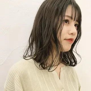 ミディアム カラー マツエク・マツパ ハイトーン&暗髪🔥 表参道二刀流マエダのヘアスタイル