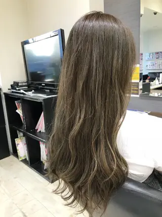 ロング カラー Adachi Fujikoのヘアスタイル