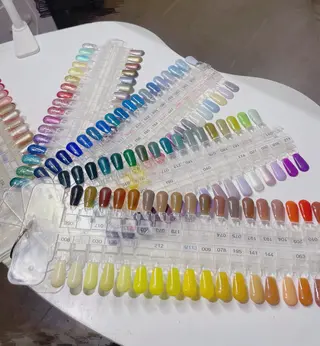 ネイル 小林みお @ibelu京橋店のネイルデザイン