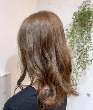 セミロング カラー 脱白髪染め美容師 竹内涼乃のヘアスタイル