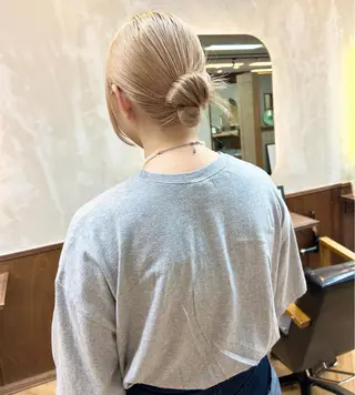 ロング カラー パーマ ヘアアレンジ 髪と音処　マトぺ所属・デザインカラー/ボブ ブリーチカラー/ユリのヘアスタイル