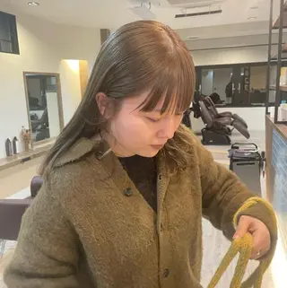 セミロング カラー 渋谷 留菜のヘアスタイル