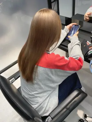 セミロング カラー La fith liebe 京都駅前店所属・🌈ブリーチ特化🌈 MINATOのヘアスタイル