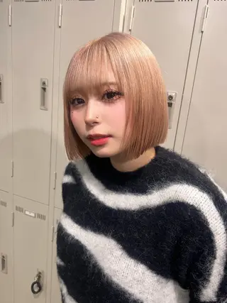 ショート カラー 僕なら縮毛矯正してて もブリーチできますのヘアスタイル