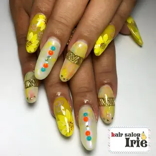 ネイル Hair salon Irie所属・與儀 知佳のネイルデザイン