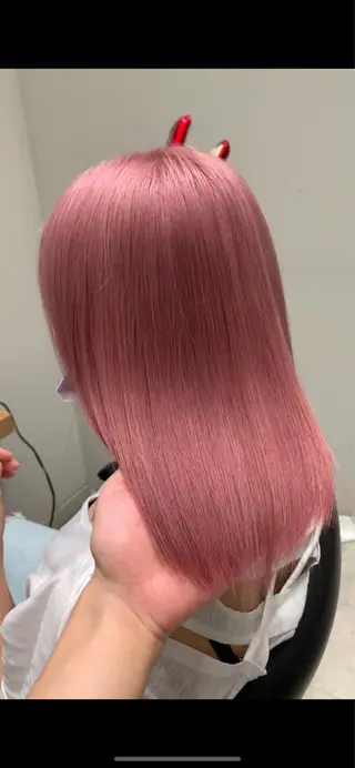 ミディアム カラー サロウィン(SALOWIN)原宿iori店所属・れい🫧 ハイトーン特化のヘアスタイル