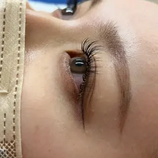 マツエク・マツパ 組藤 沙奈のヘアスタイル