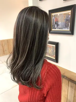 セミロング hair  design Norm所属・ハイライトバレイヤー ジュ🎨川村聖吾🎨のヘアスタイル