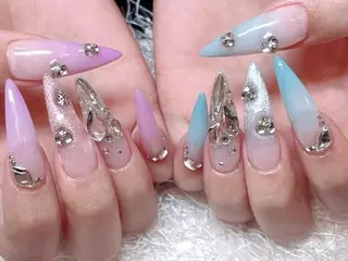 ネイル Rainrain💧 パーツ豊富、やり放題のネイルデザイン