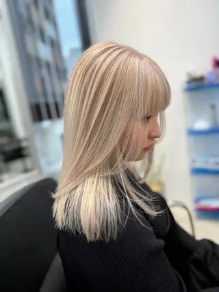 セミロング ブリーチ特化🎖️ピ ンクカラー高橋さやかのヘアスタイル