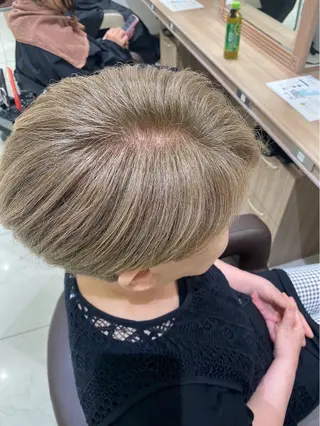 ショート カラー 🌱脱白髪染め特化 🌱岡田将英のヘアスタイル
