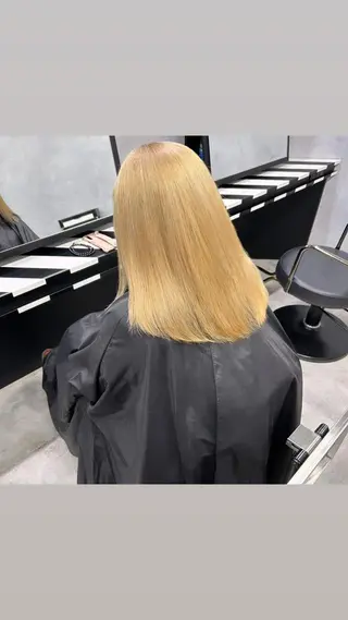 セミロング Hui.所属・縮毛矯正・髪質改善 特化 出納 直起のヘアスタイル