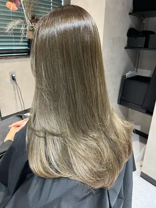 ロング カラー room肥後橋所属・room ヨネヤマのヘアスタイル