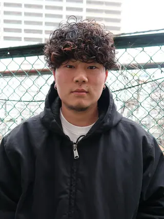 ショート パーマ メンズ Rei/ 縮毛矯正/ ハイライトカラー募集のヘアスタイル