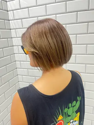 ショート カラー newi赤羽 HINATAのヘアスタイル