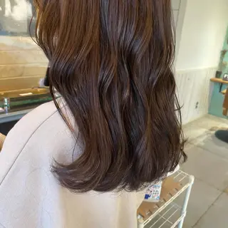 セミロング カラー スナコザワ レナのヘアスタイル