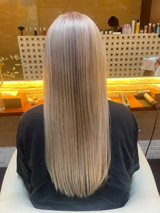 カラー CoCooN nanamiのヘアスタイル