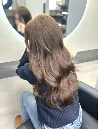 ロング カラー ヘアアレンジ youres hair東新宿店所属・新宿⌇韓国風ヘア ⌇透明感カラーのヘアスタイル
