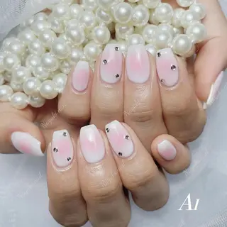 ネイル 🦋 Queenieのネイルデザイン