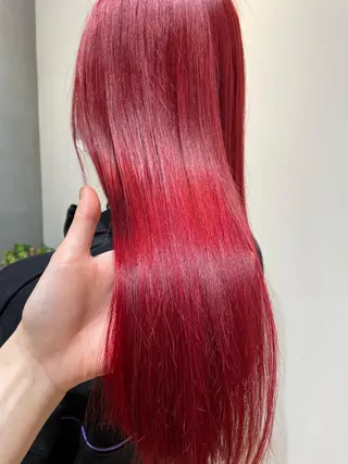 カラー ヘアーサロングラッド所属・三村 桜生のヘアスタイル