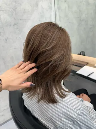 ミディアム カラー Misora/ボブ/ レイヤー/艶カラーのヘアスタイル