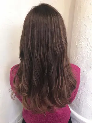 ロング カラー 伊藤 優希のヘアスタイル