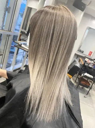 セミロング カラー ヘアアレンジ ネイル マツエク・マツパ 井上 一平のヘアスタイル