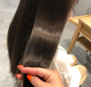 ロング VIEWユリナ メイク/ カットのヘアスタイル