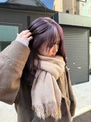 セミロング カラー ミルクティー× グレージュMOMOのヘアスタイル