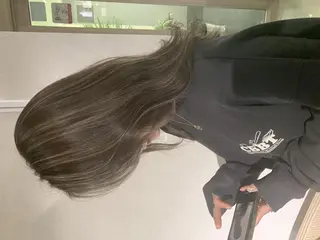 ミディアム ハイトーンカラー× 髪質改善　川嶋宏旭のヘアスタイル