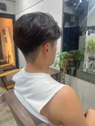 メンズ YUI ハイトーンカラーのヘアスタイル