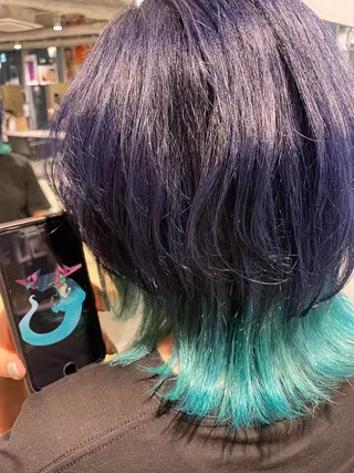 セミロング カラー SALOWIN池袋East店3F所属・インナーカラー 推し ブリーチ  髪質改善のヘアスタイル