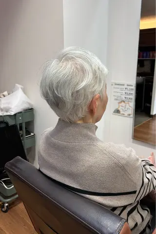 ショート パーマ ヘアアレンジ flower所属・原田 歩実のヘアスタイル