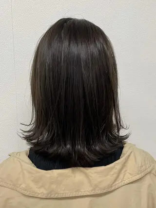 ミディアム 小林 愛花のヘアスタイル