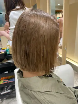 ミディアム カラー 大石 陽菜のヘアスタイル