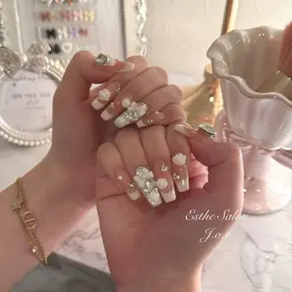 ネイル 廣瀬 春奈のネイルデザイン