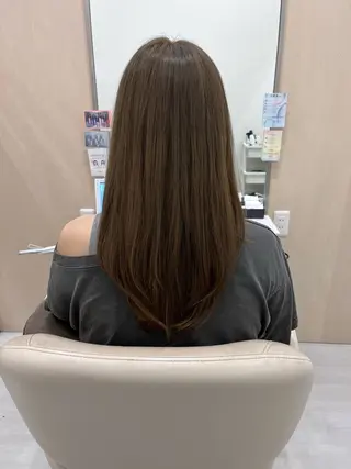 ミディアム 【アドラーブル】反町 萌のヘアスタイル