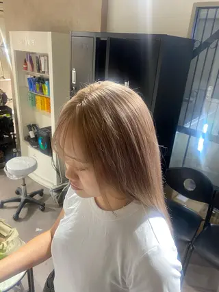 カラー Seleneコウキ ブリーチ/ハイトーンのヘアスタイル