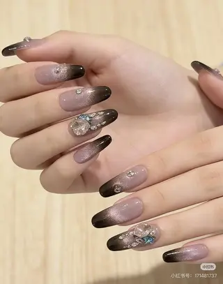 ネイル 飯田 真央のネイルデザイン
