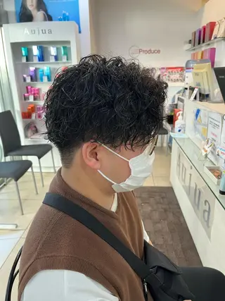 ミディアム パーマ メンズ 韓国風メンズ/毛流れ ヘアなら須田龍世のヘアスタイル