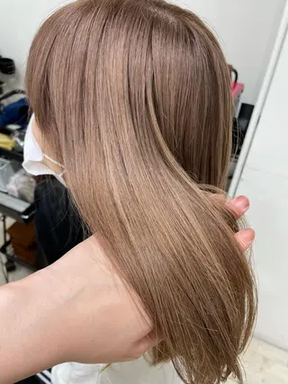 セミロング 心斎橋/海外レイヤー 募集中三好玲奈のヘアスタイル