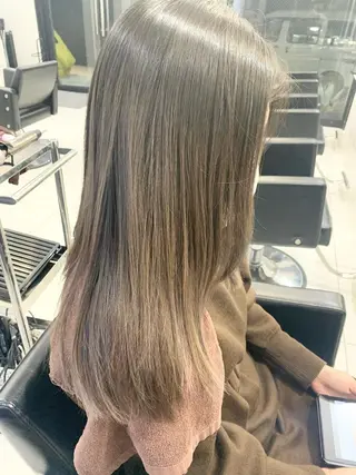 ロング カラー stair:case 武蔵小杉店所属・艶カラーリスト 牛込萌香のヘアスタイル