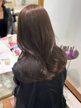 ミディアム 𝒔𝒂𝒚𝒂🫧 赤みレス透け感カラーのヘアスタイル