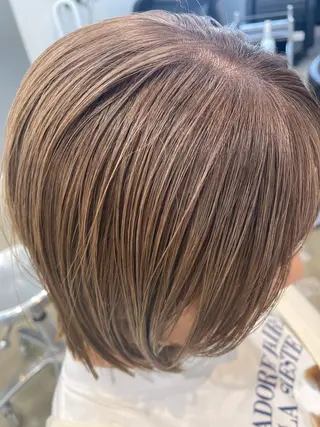 ショート カラー pole/apartment所属・💓パーマ，💗 レイヤーカットのヘアスタイル