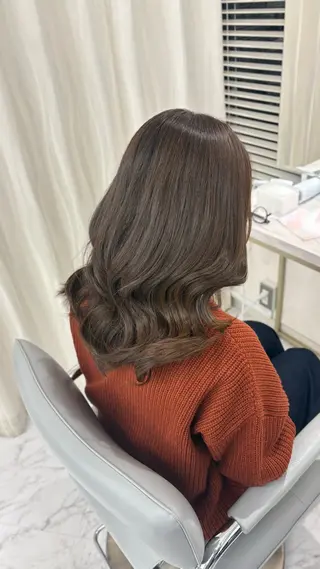 セミロング カラー youres hair 髪質改善トリートメント&ヘッドスパ新宿三丁目店所属・小林春月 /新宿美容師のヘアスタイル