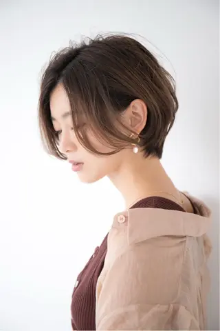 ショート カラー ☘️ブリーチ/ハイト ーン/レイヤー/のヘアスタイル