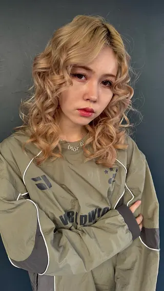 セミロング パーマ nalu.所属・前山 七海のヘアスタイル