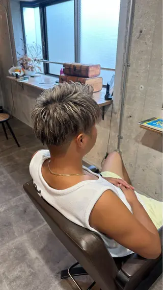 ショート カラー メンズ 苗村 阿旺のヘアスタイル